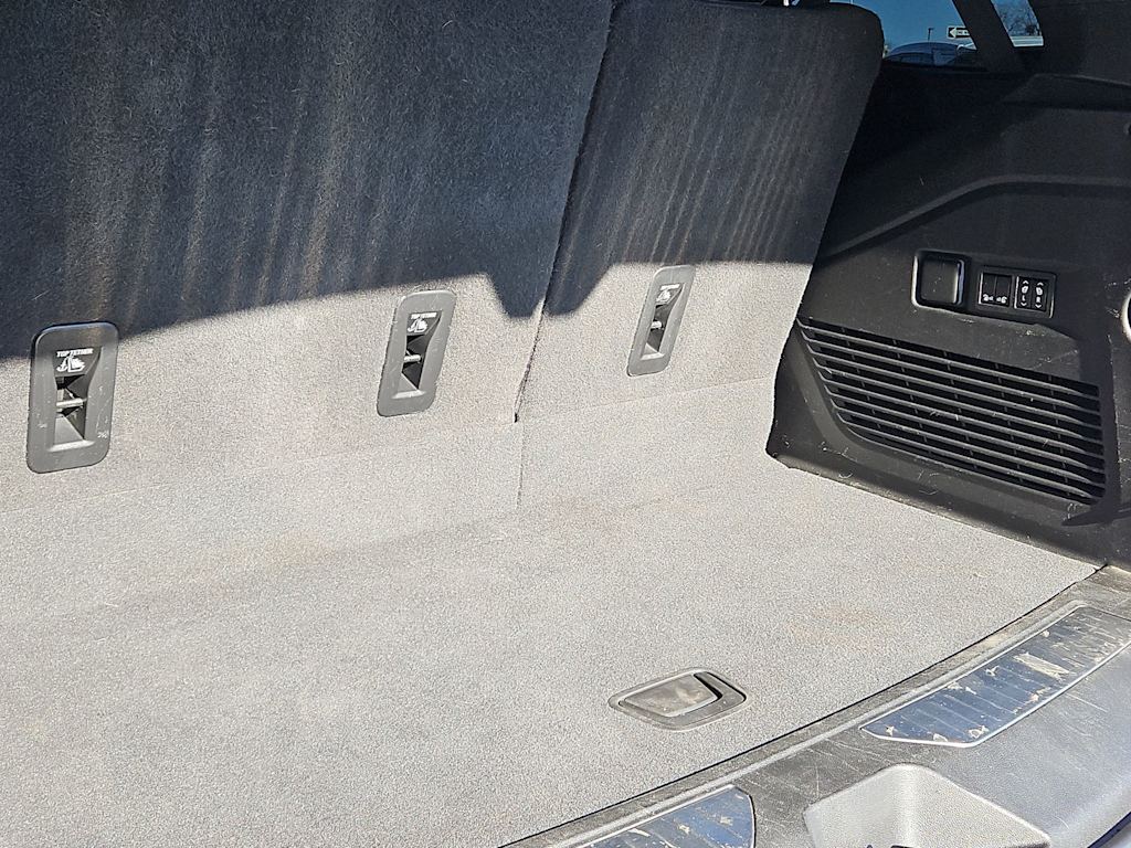 Thumbnail: 2022 Chevrolet Tahoe - 15