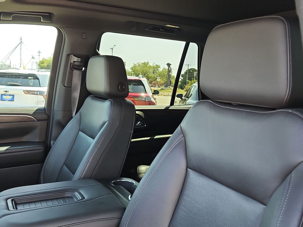 Thumbnail: 2023 Chevrolet Tahoe - 9