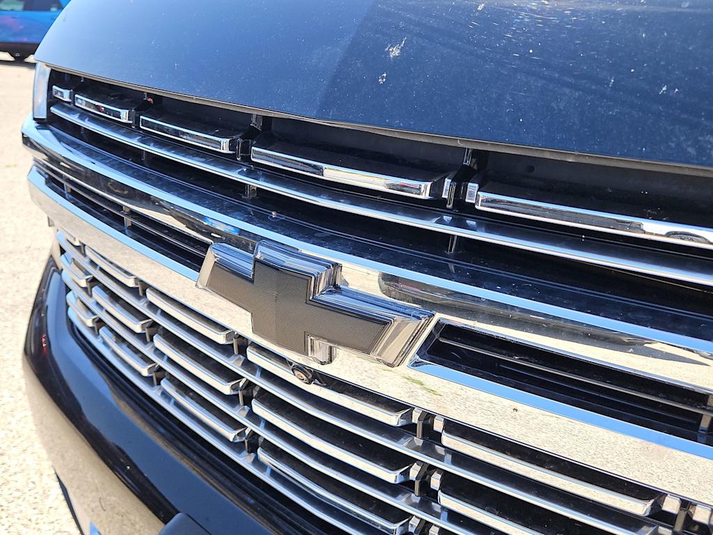 Thumbnail: 2023 Chevrolet Tahoe - 6