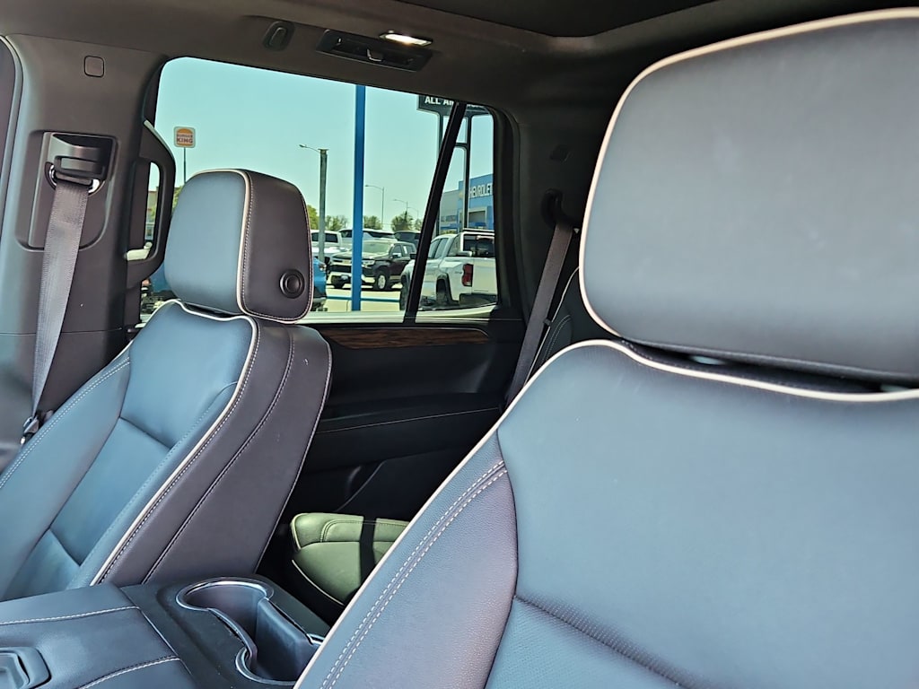 Thumbnail: 2023 Chevrolet Tahoe - 10