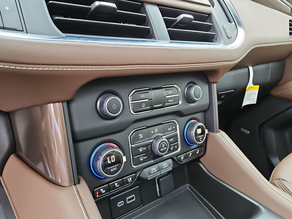 Thumbnail: 2024 Chevrolet Tahoe - 21