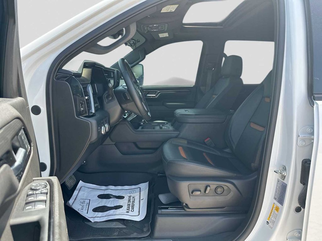 Thumbnail: 2025 GMC Sierra 2500 - 10