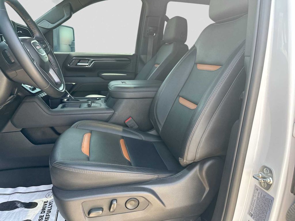 Thumbnail: 2025 GMC Sierra 2500 - 11