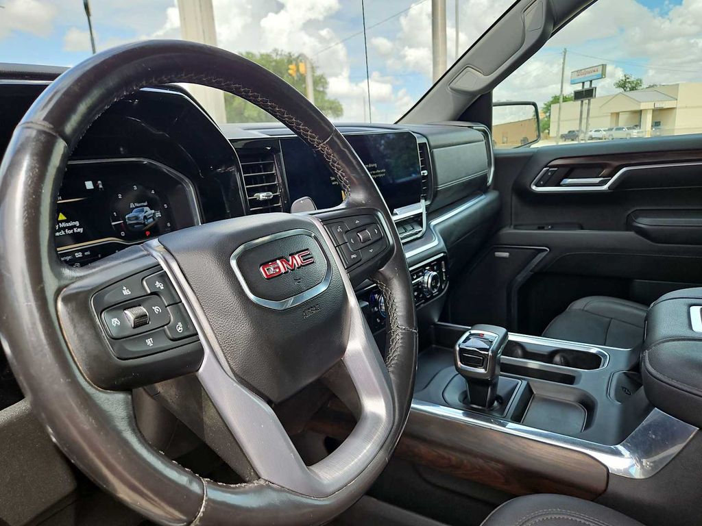 Thumbnail: 2022 GMC Sierra 1500 - 2