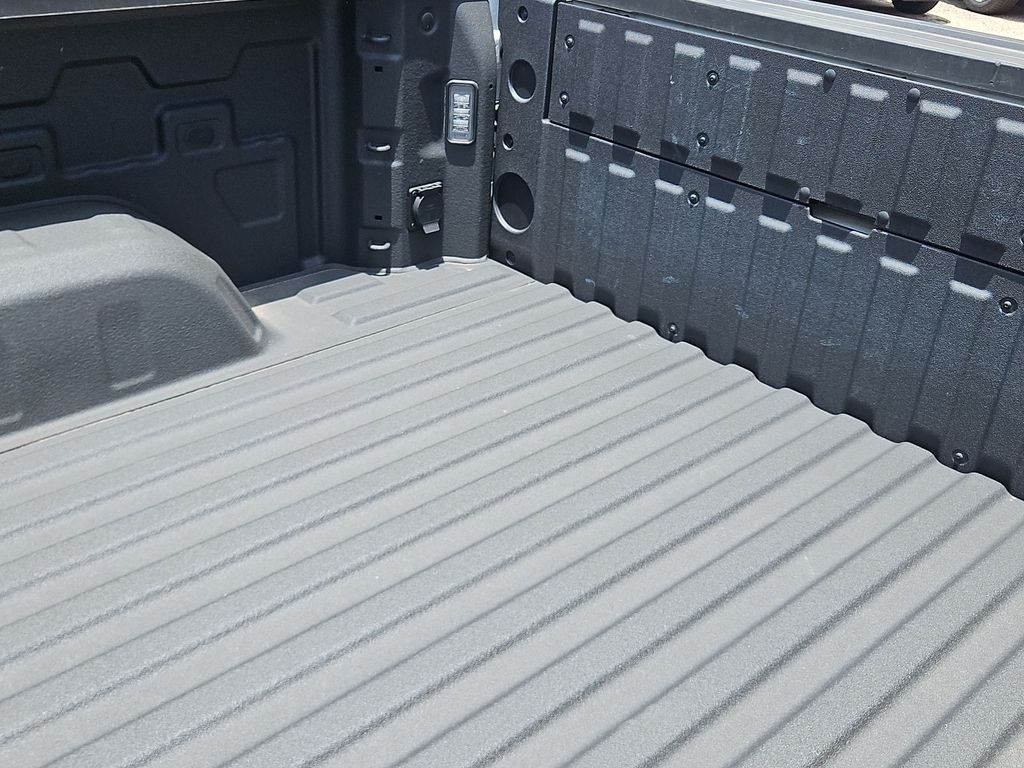 Thumbnail: 2025 GMC Sierra 1500 - 14