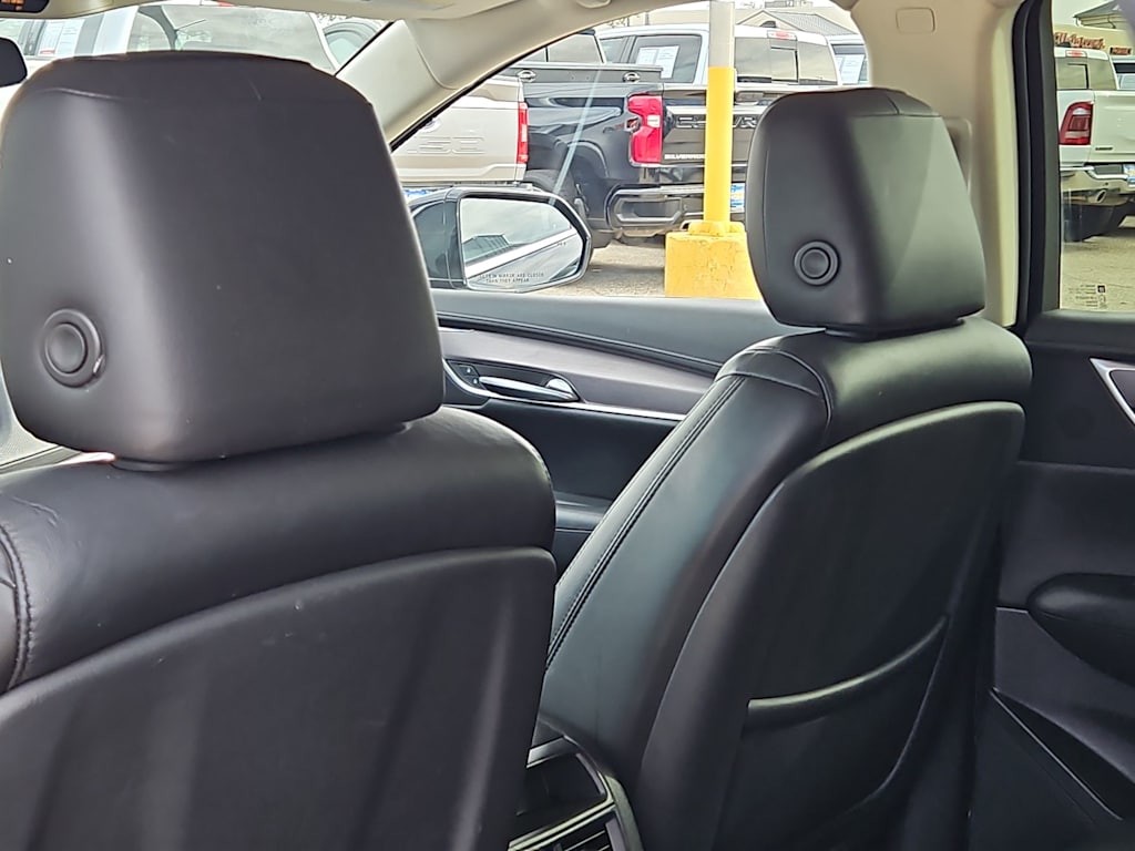 Thumbnail: 2017 Cadillac XT5 - 24