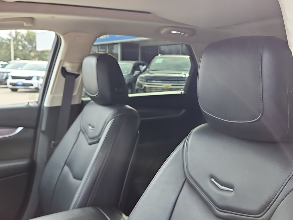 Thumbnail: 2017 Cadillac XT5 - 10