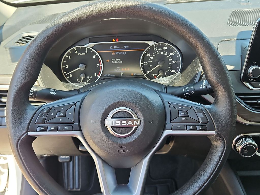 Thumbnail: 2025 Nissan Altima - 9