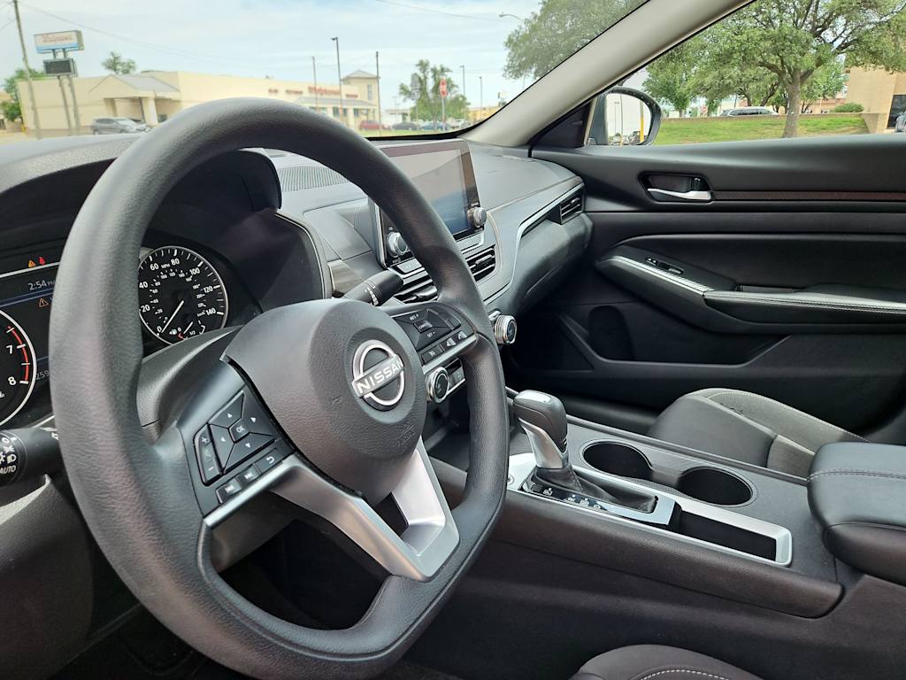 Thumbnail: 2025 Nissan Altima - 2