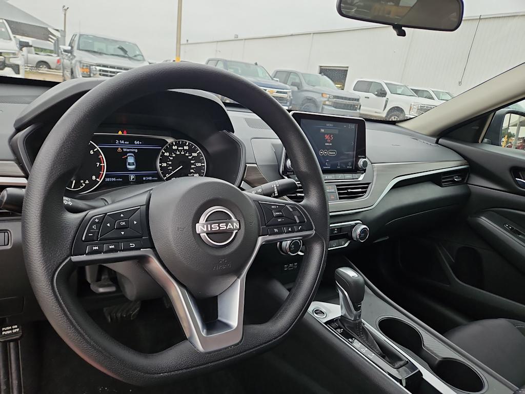 Thumbnail: 2025 Nissan Altima - 2