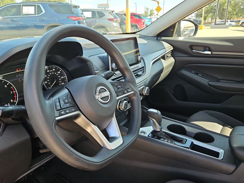 Thumbnail: 2025 Nissan Altima - 2