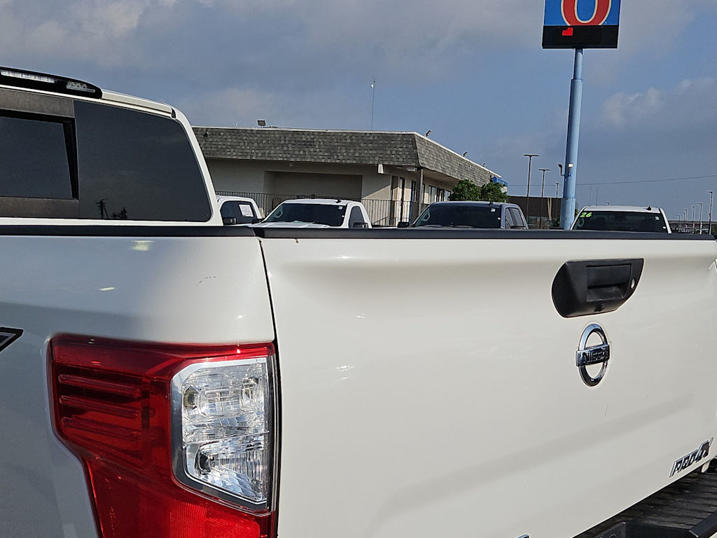 Thumbnail: 2019 Nissan Titan - 24