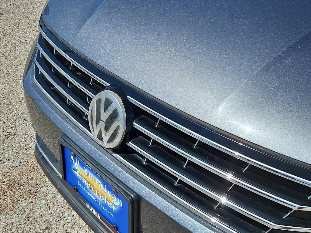 Thumbnail: 2017 Volkswagen Passat - 21