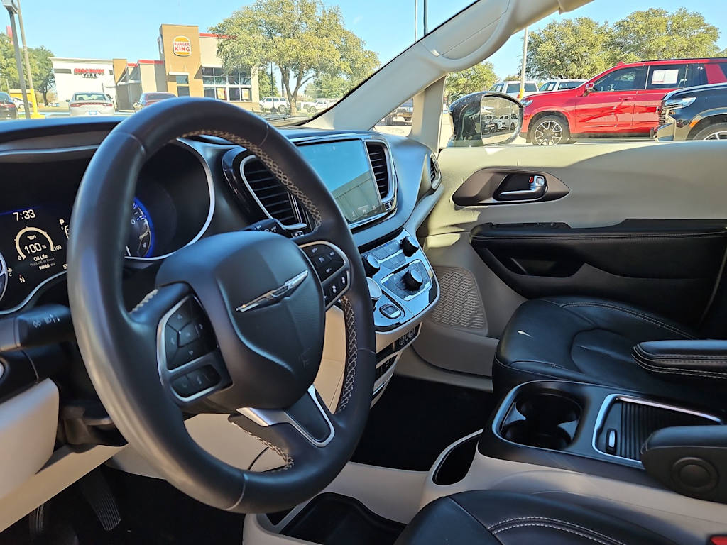 Thumbnail: 2022 Chrysler Pacifica - 2