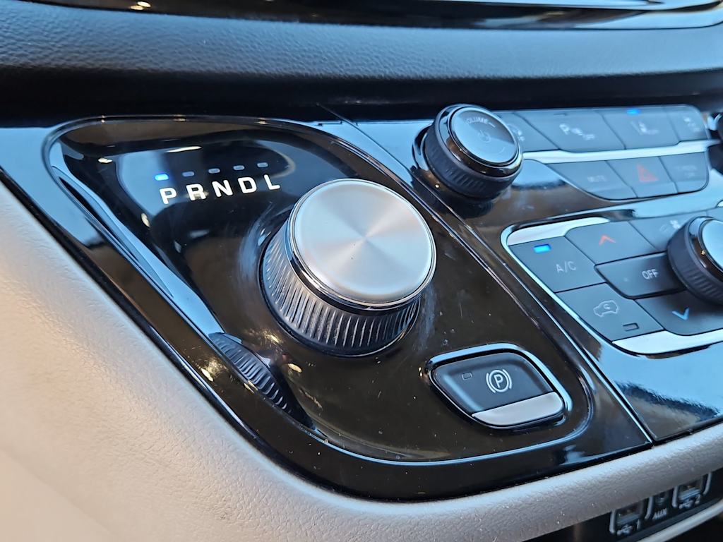 Thumbnail: 2022 Chrysler Pacifica - 19