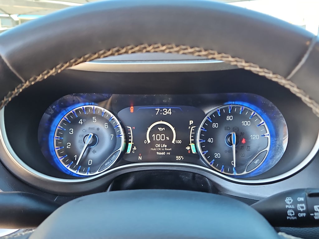 Thumbnail: 2022 Chrysler Pacifica - 12