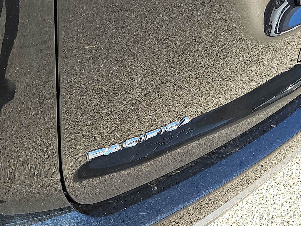 Thumbnail: 2022 Chrysler Pacifica - 7