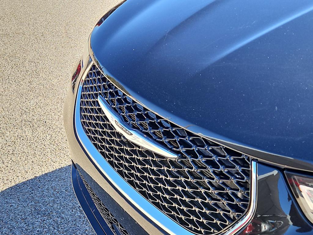 Thumbnail: 2022 Chrysler Pacifica - 20