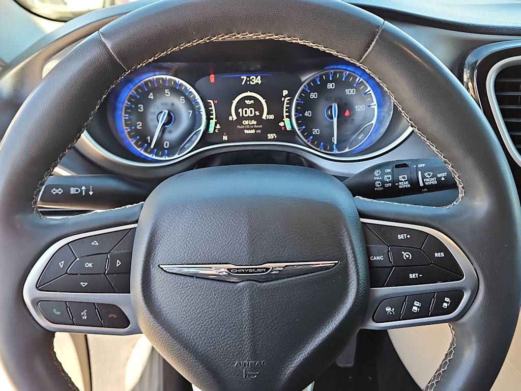 Thumbnail: 2022 Chrysler Pacifica - 21