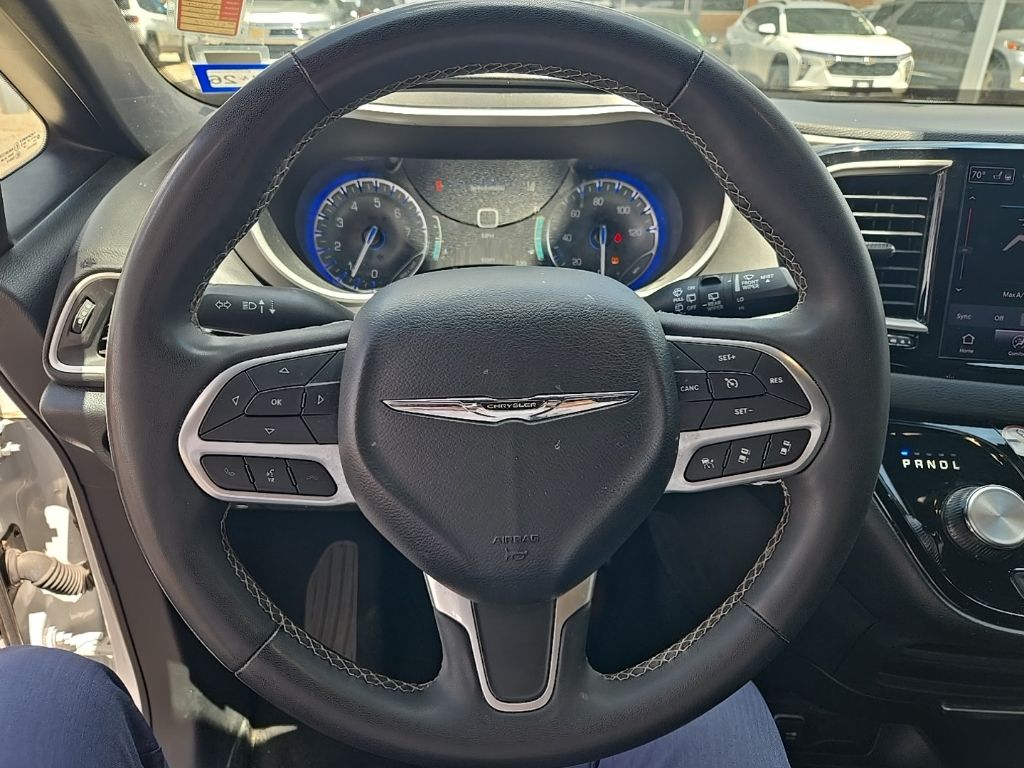 Thumbnail: 2025 Chrysler Pacifica - 2