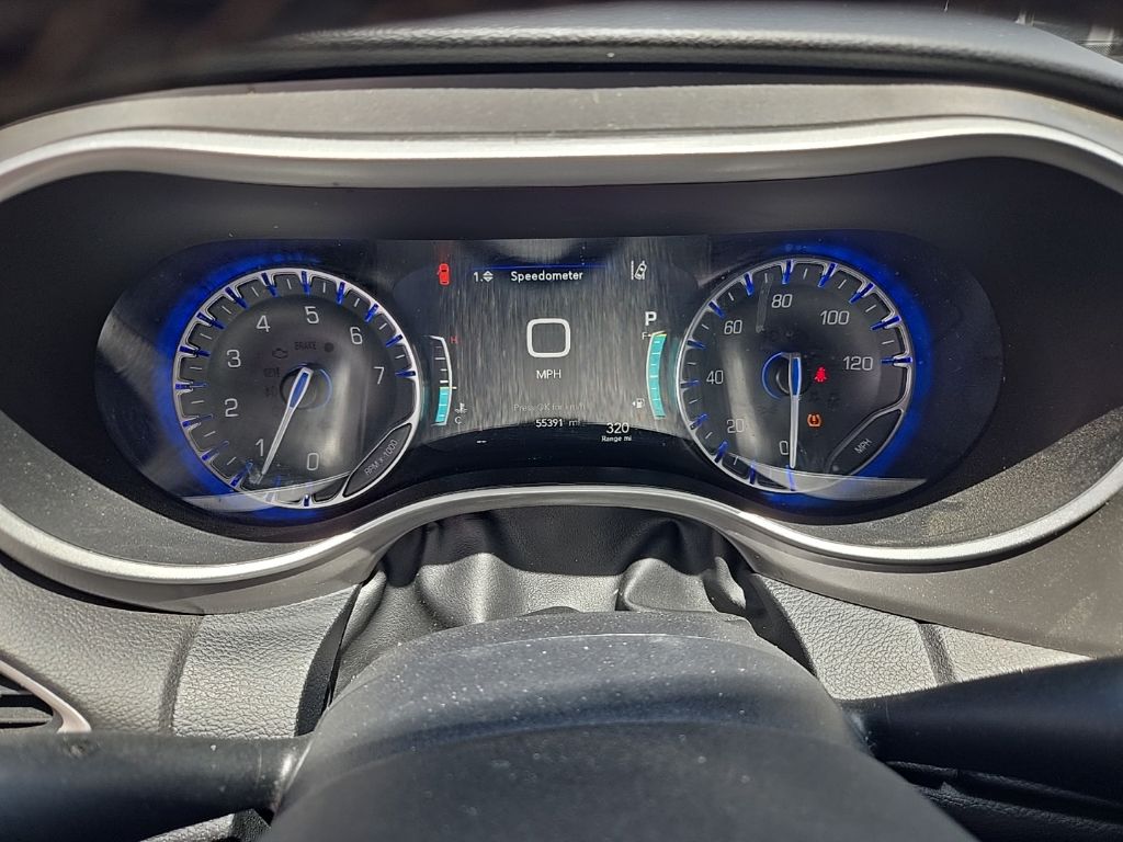 Thumbnail: 2025 Chrysler Pacifica - 8