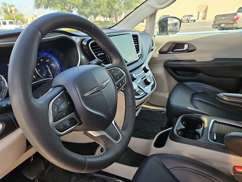 Thumbnail: 2024 Chrysler Pacifica - 2