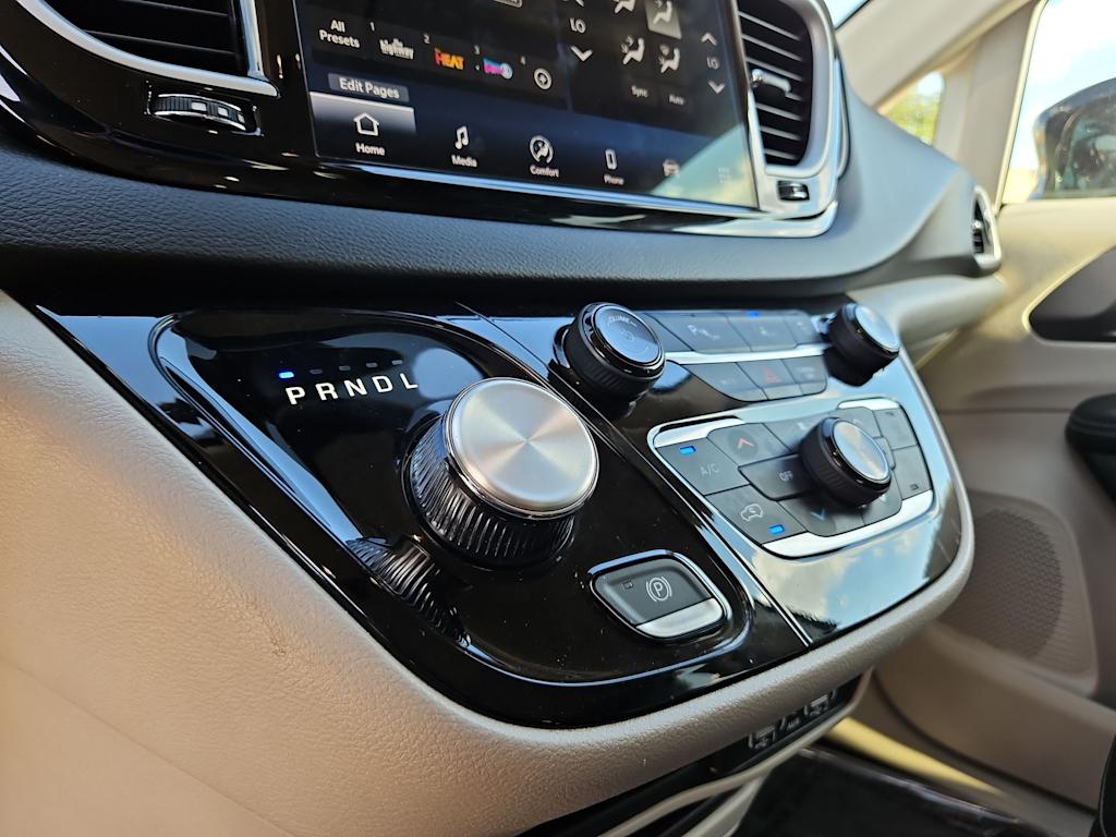 Thumbnail: 2024 Chrysler Pacifica - 14
