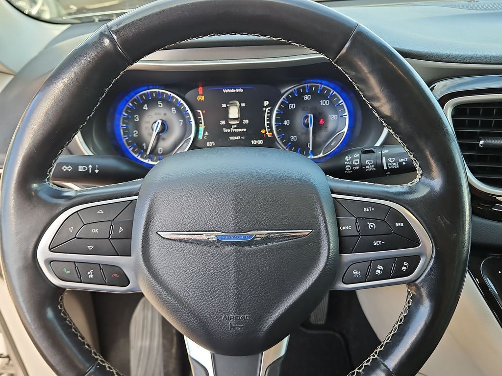 Thumbnail: 2020 Chrysler Pacifica - 9