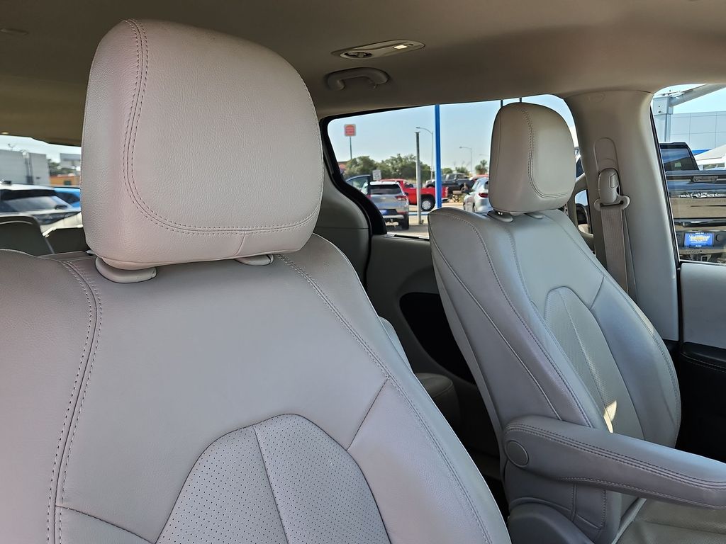 Thumbnail: 2020 Chrysler Pacifica - 11