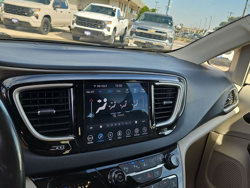 Thumbnail: 2020 Chrysler Pacifica - 25