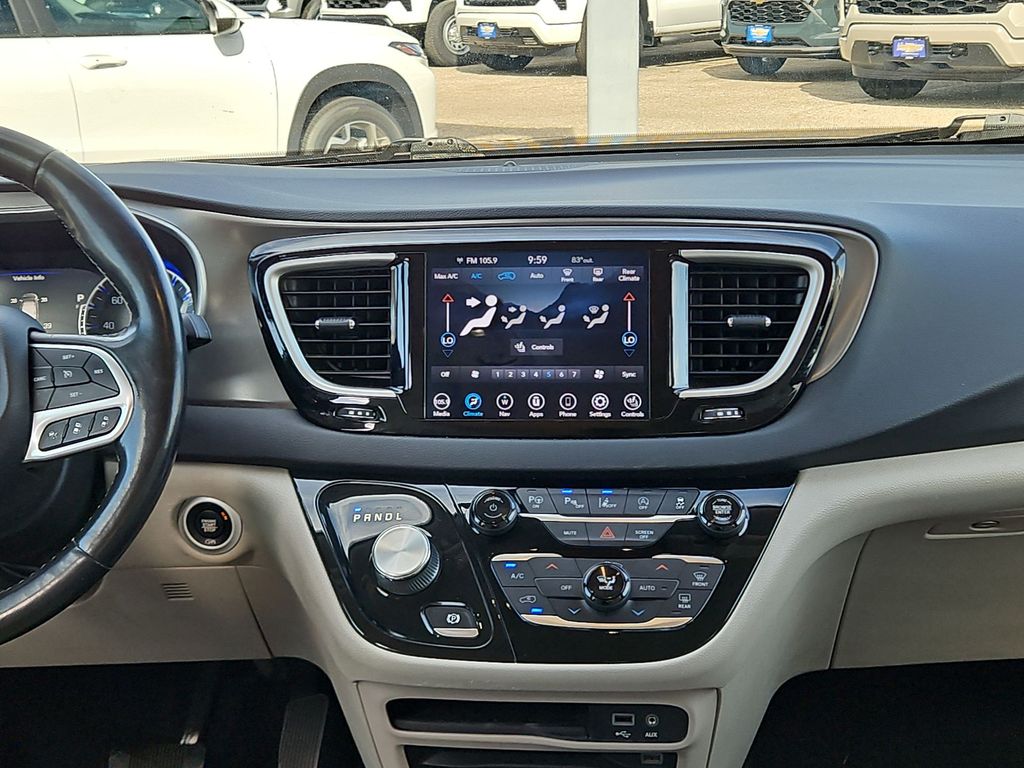 Thumbnail: 2020 Chrysler Pacifica - 12