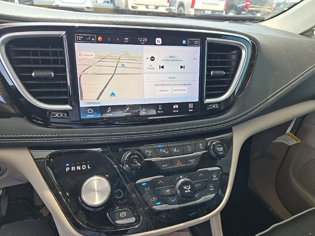 Thumbnail: 2023 Chrysler Pacifica - 6