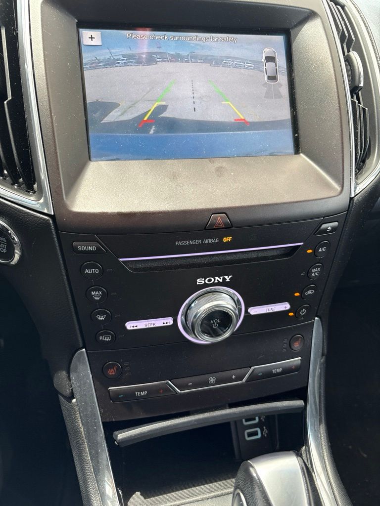 Thumbnail: 2018 Ford Edge - 15