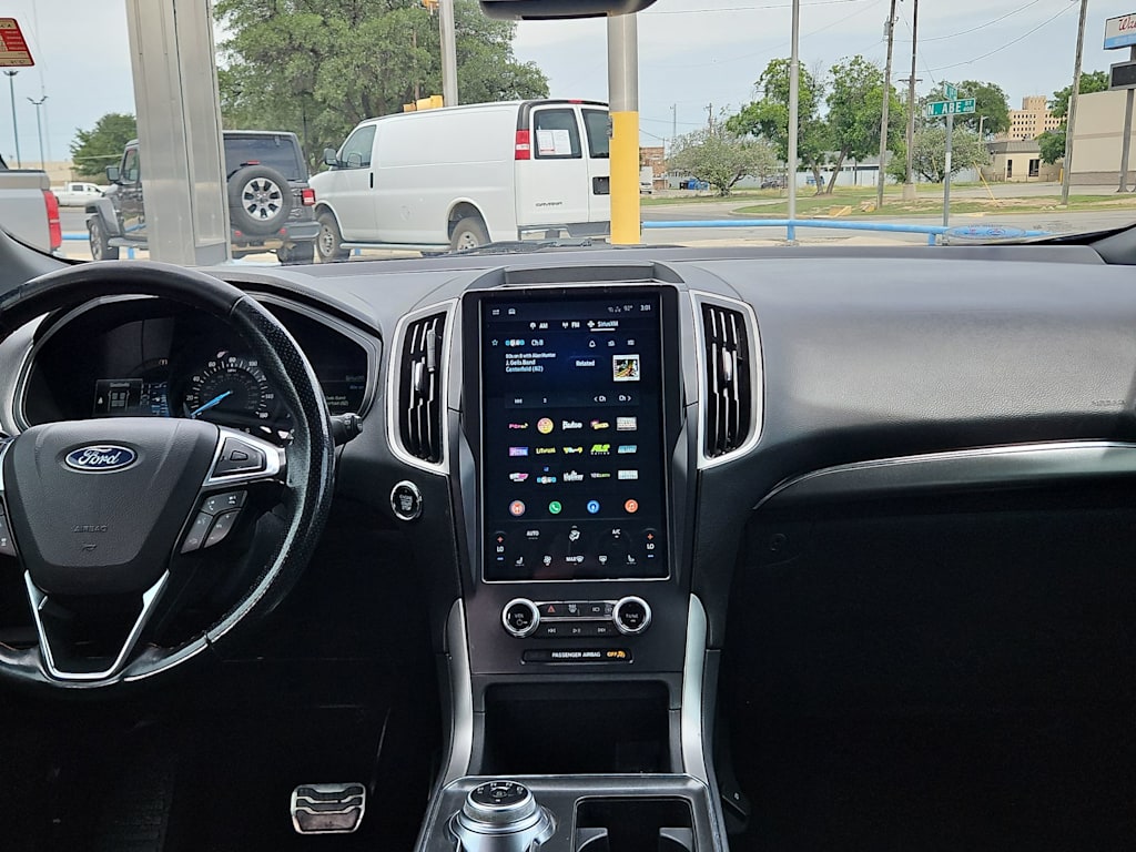 Thumbnail: 2022 Ford Edge - 9
