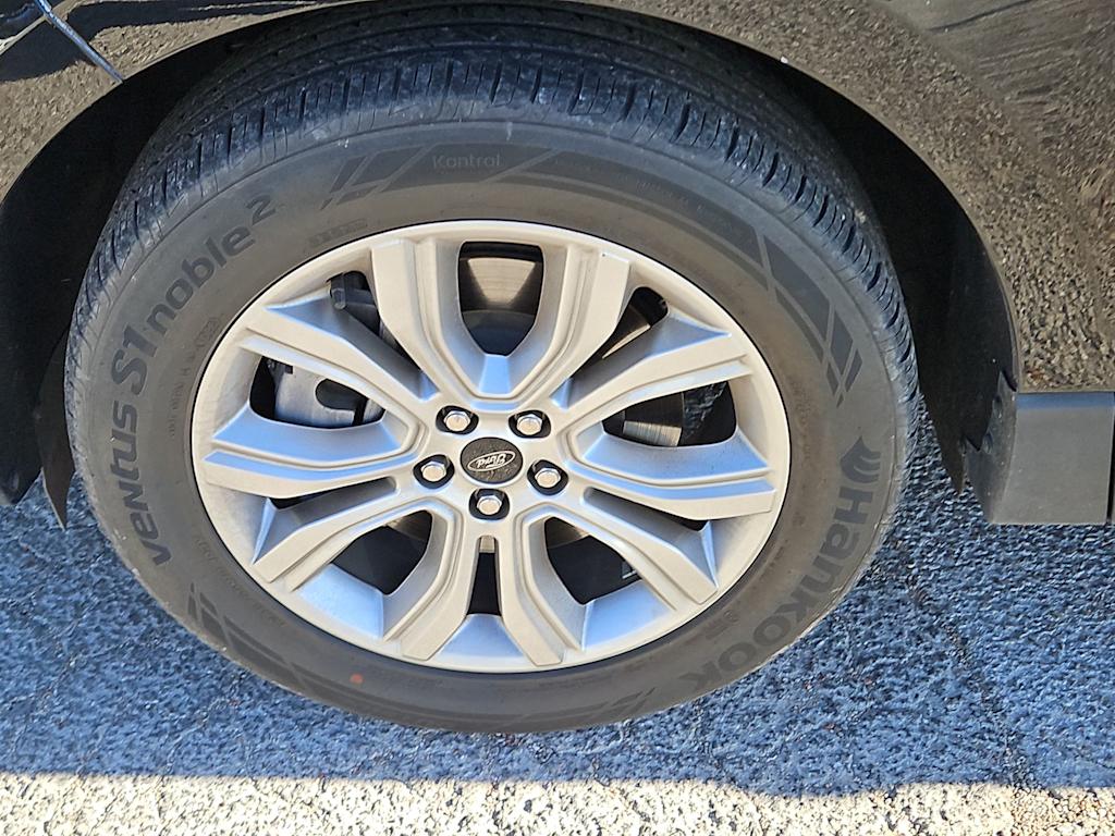 Thumbnail: 2023 Ford Edge - 8