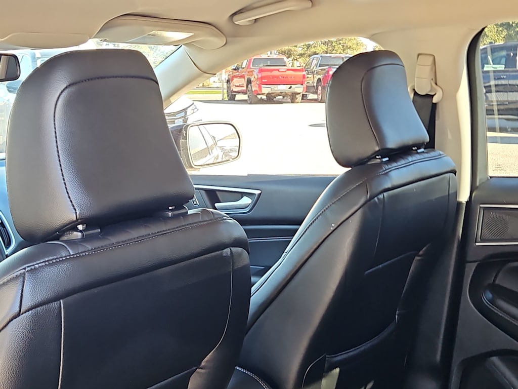 Thumbnail: 2023 Ford Edge - 10