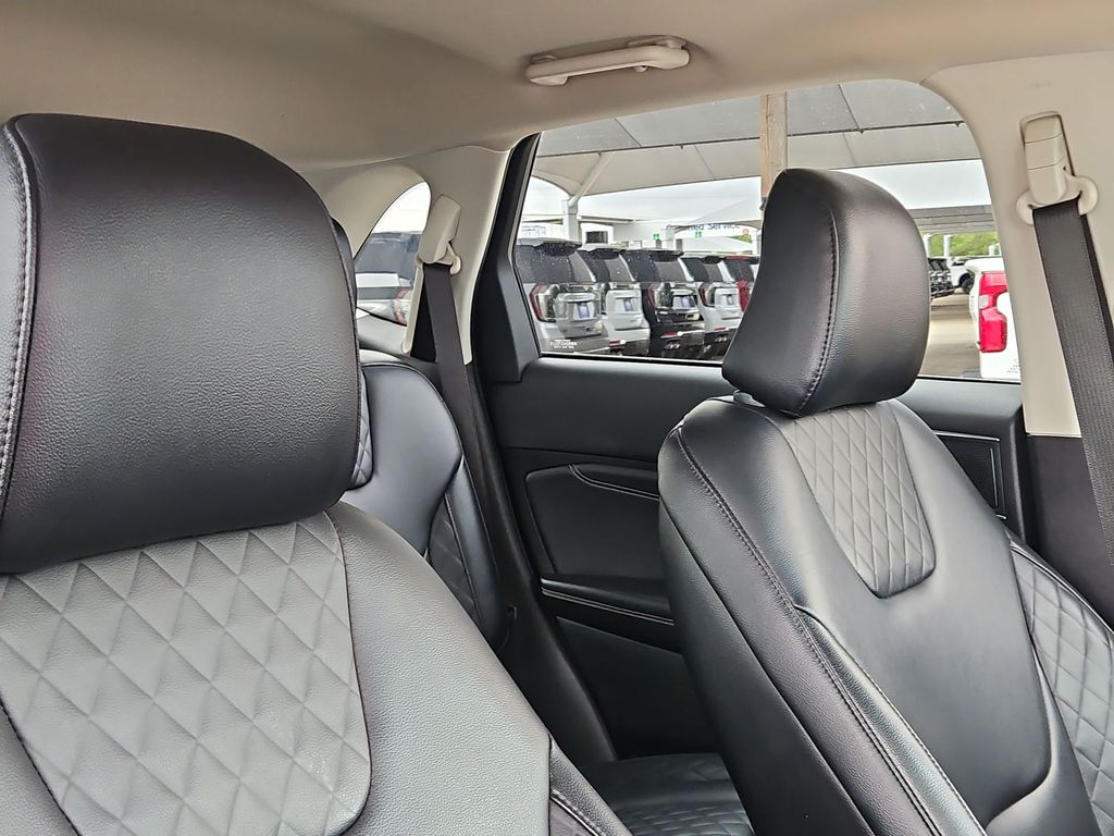 Thumbnail: 2023 Ford Edge - 22