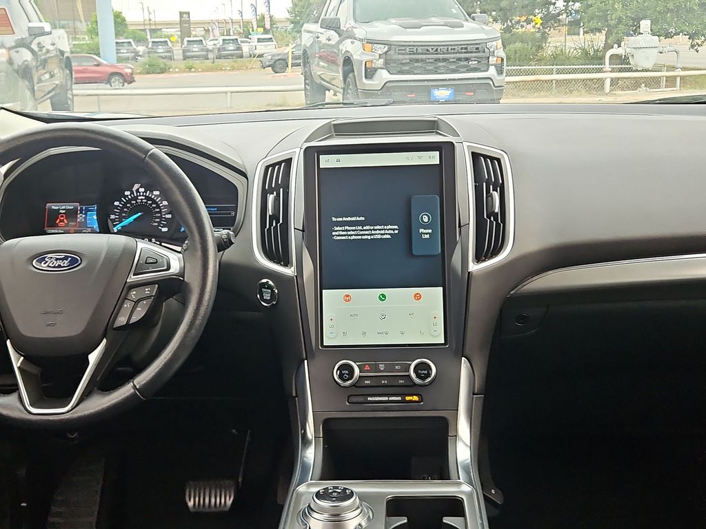 Thumbnail: 2023 Ford Edge - 9