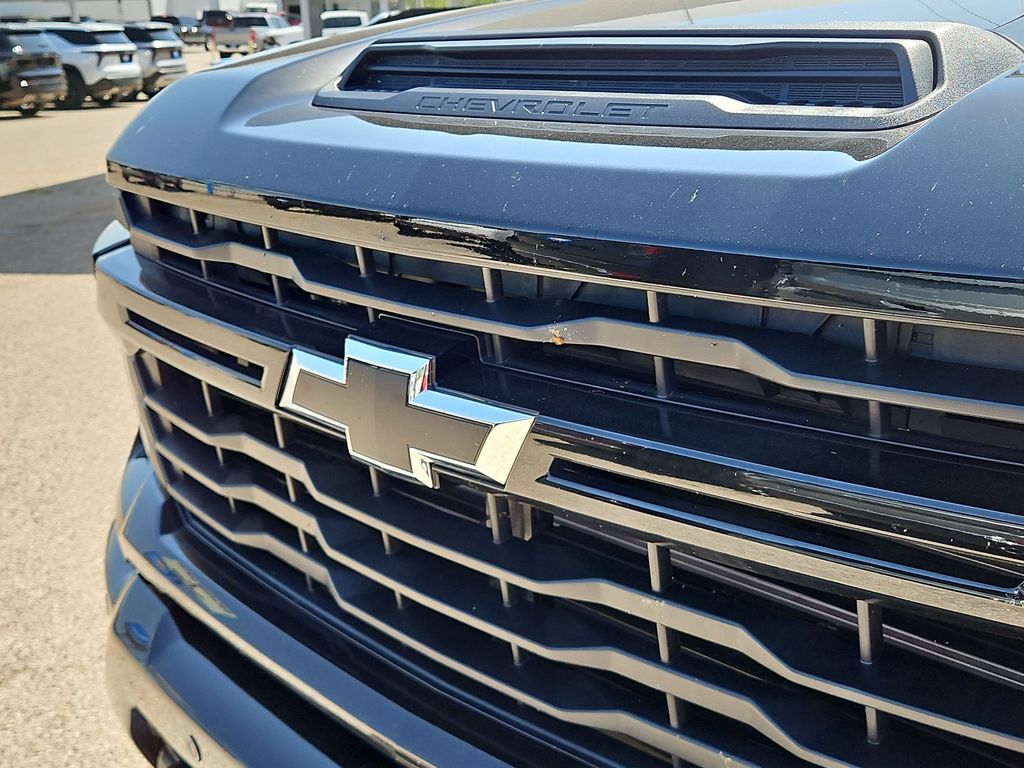 Thumbnail: 2026 Chevrolet Silverado 2500 - 21