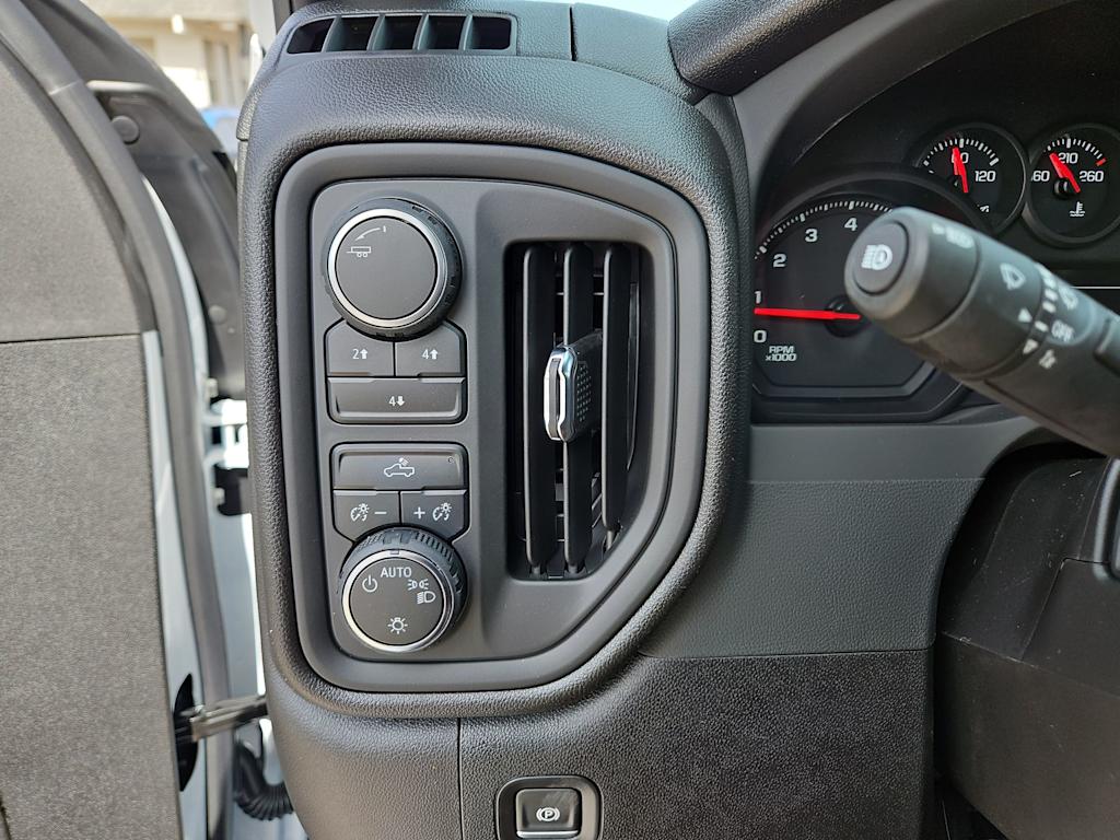 Thumbnail: 2025 Chevrolet Silverado 2500 - 19