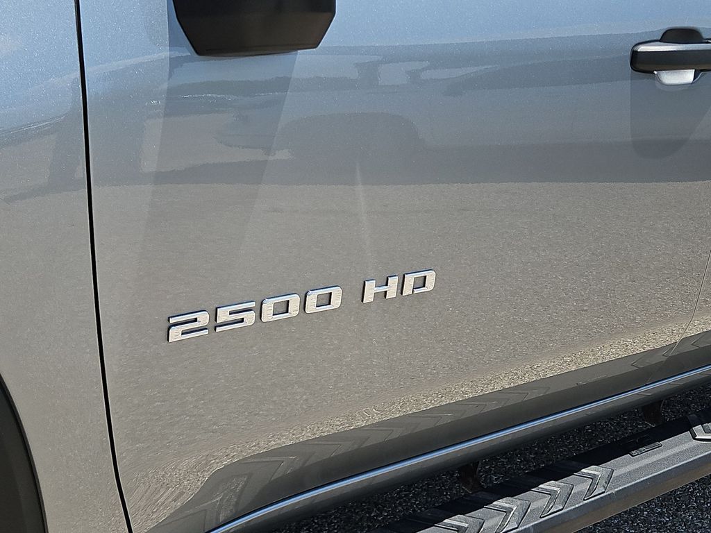 Thumbnail: 2025 Chevrolet Silverado 2500 - 6