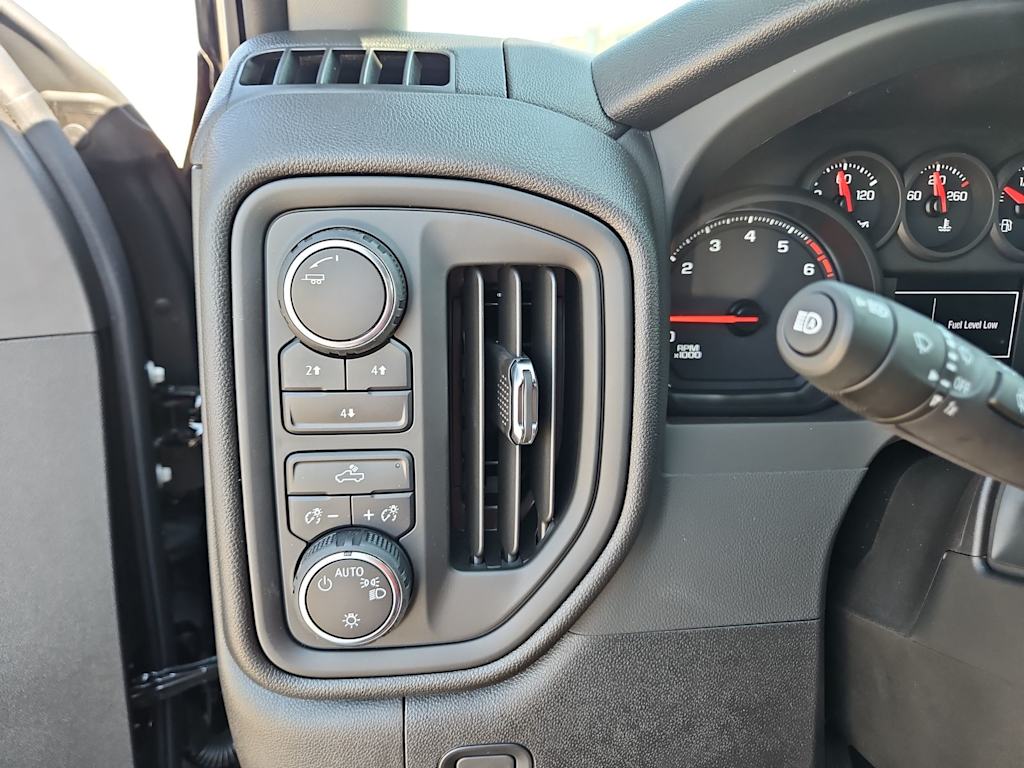 Thumbnail: 2025 Chevrolet Silverado 2500 - 27