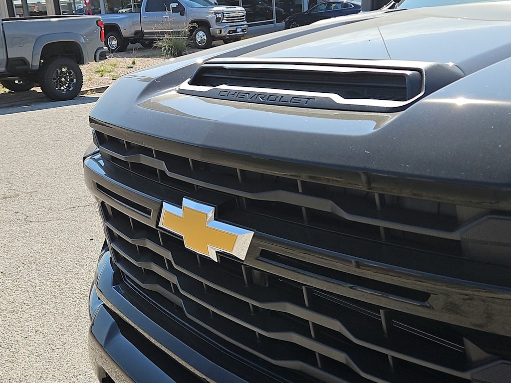 Thumbnail: 2025 Chevrolet Silverado 2500 - 23