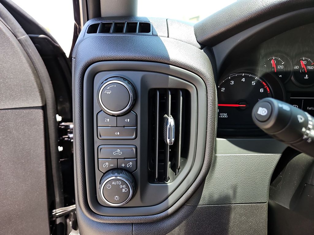 Thumbnail: 2024 Chevrolet Silverado 2500 - 27