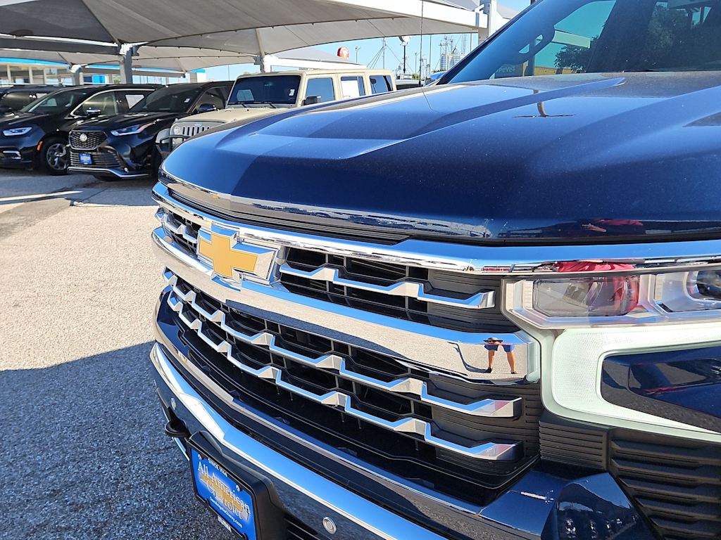 Thumbnail: 2023 Chevrolet Silverado 1500 - 21