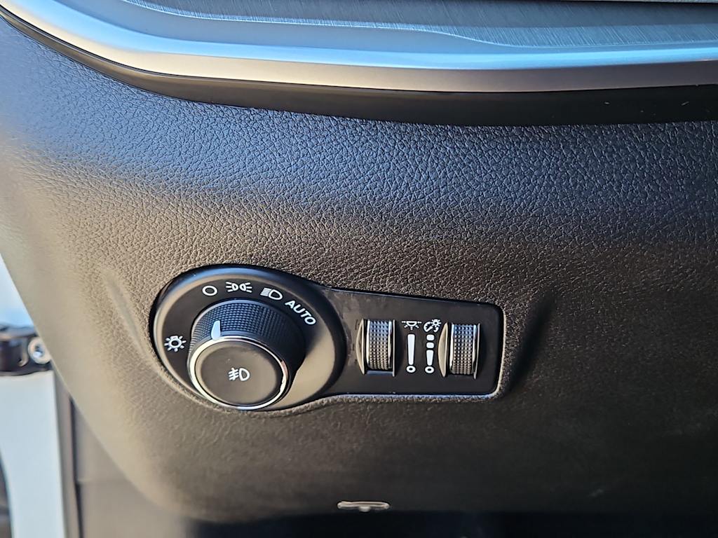 Thumbnail: 2025 Jeep Compass - 25