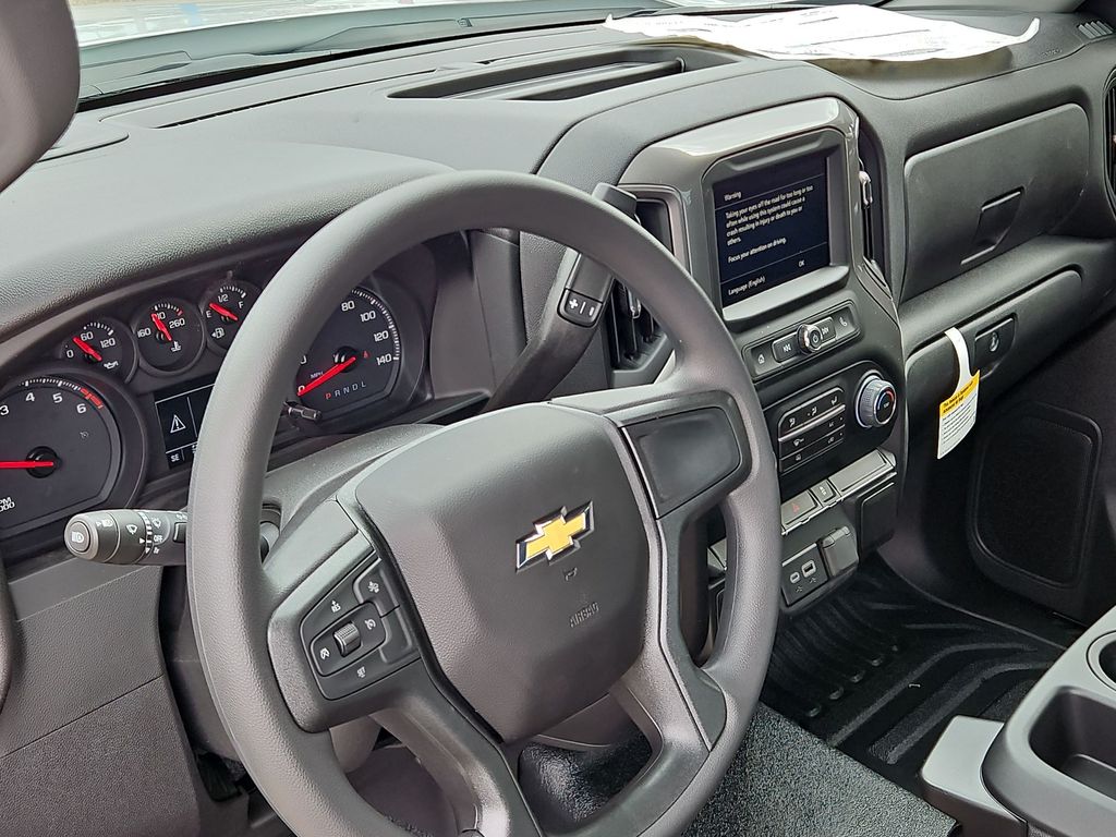 Thumbnail: 2026 Chevrolet Silverado 1500 - 9