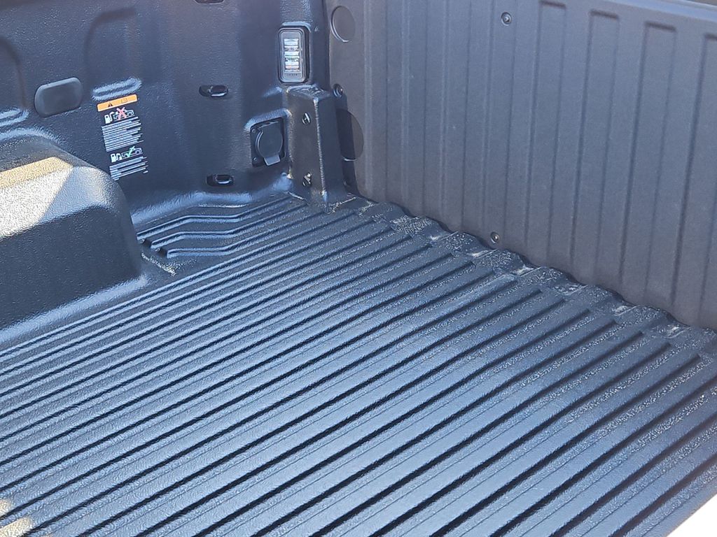 Thumbnail: 2026 Chevrolet Silverado 1500 - 14