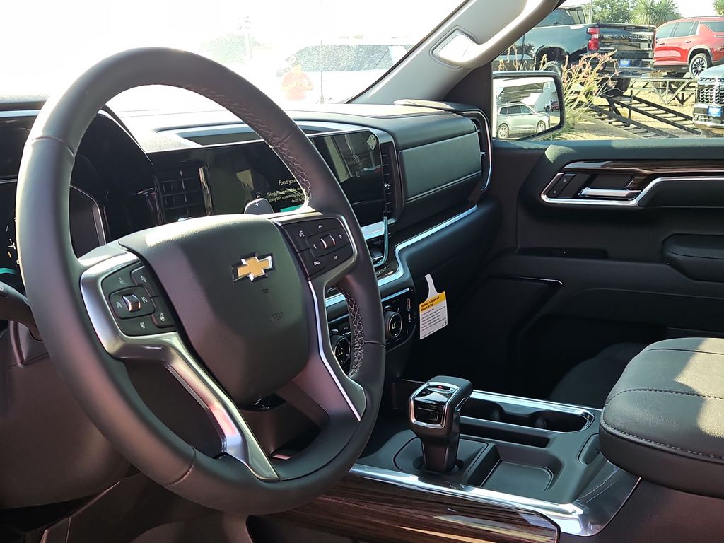 Thumbnail: 2026 Chevrolet Silverado 1500 - 2