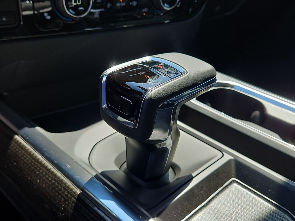 Thumbnail: 2026 Chevrolet Silverado 1500 - 24